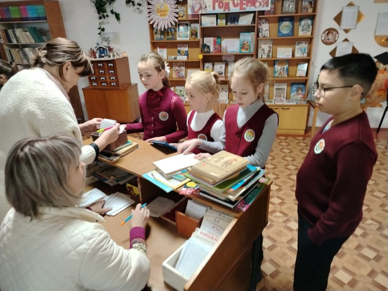 Провести свободное время весело и с пользой можно и за любимой книгой!.